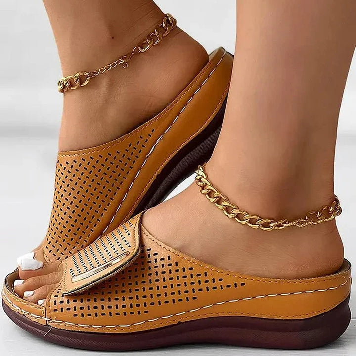 Joanna | Minimalistické slip-on sandály