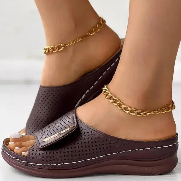 Joanna | Minimalistické slip-on sandály