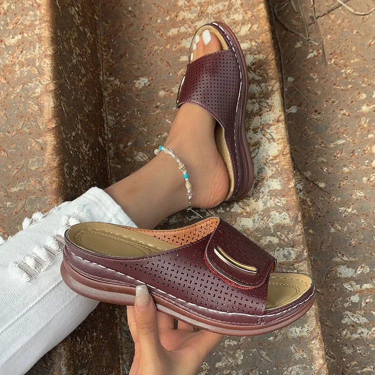 Joanna | Minimalistické slip-on sandály