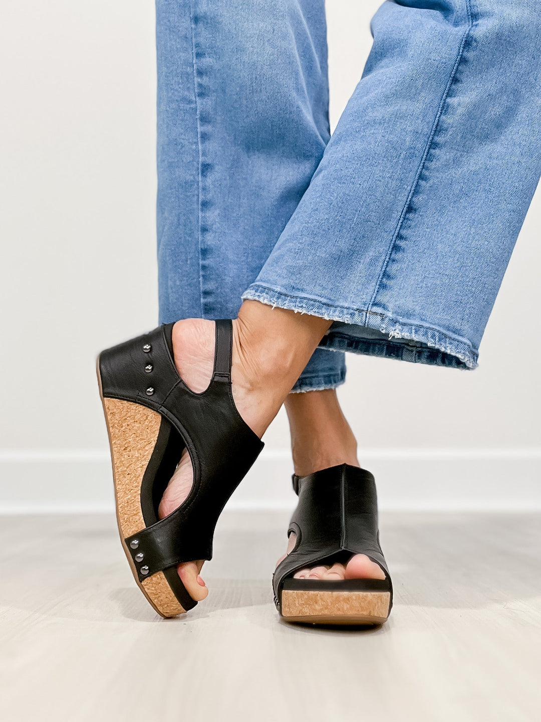 Briellae | Stylové sandály s křížovými pásky