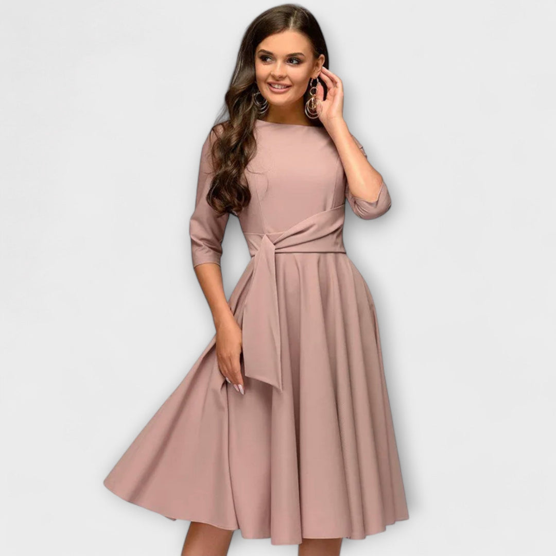 Milena - Elegantní šaty typu swing s páskem