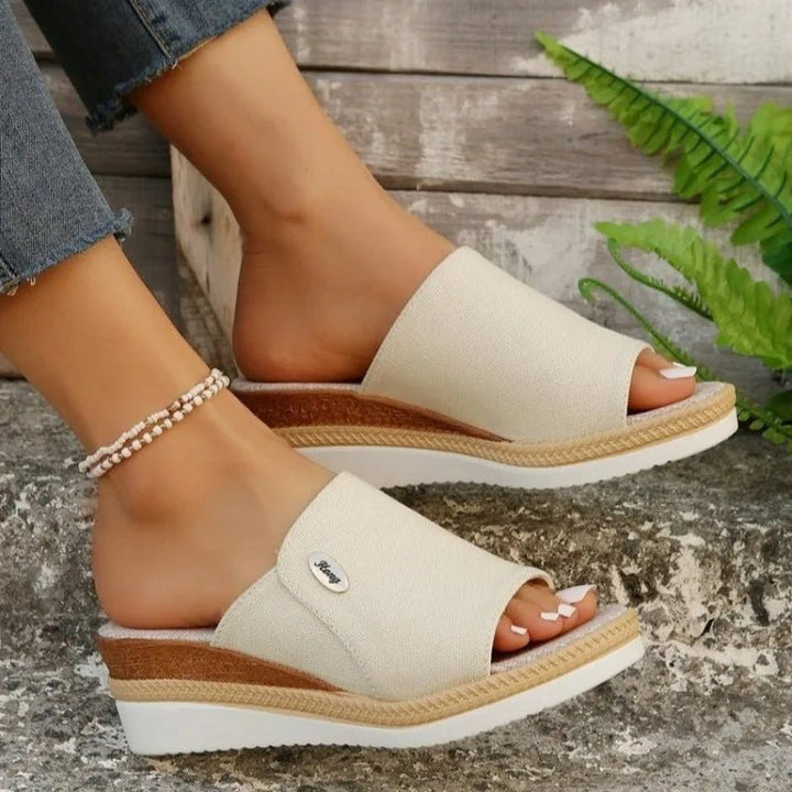 Talia | Moderní komfortní klínové sandály